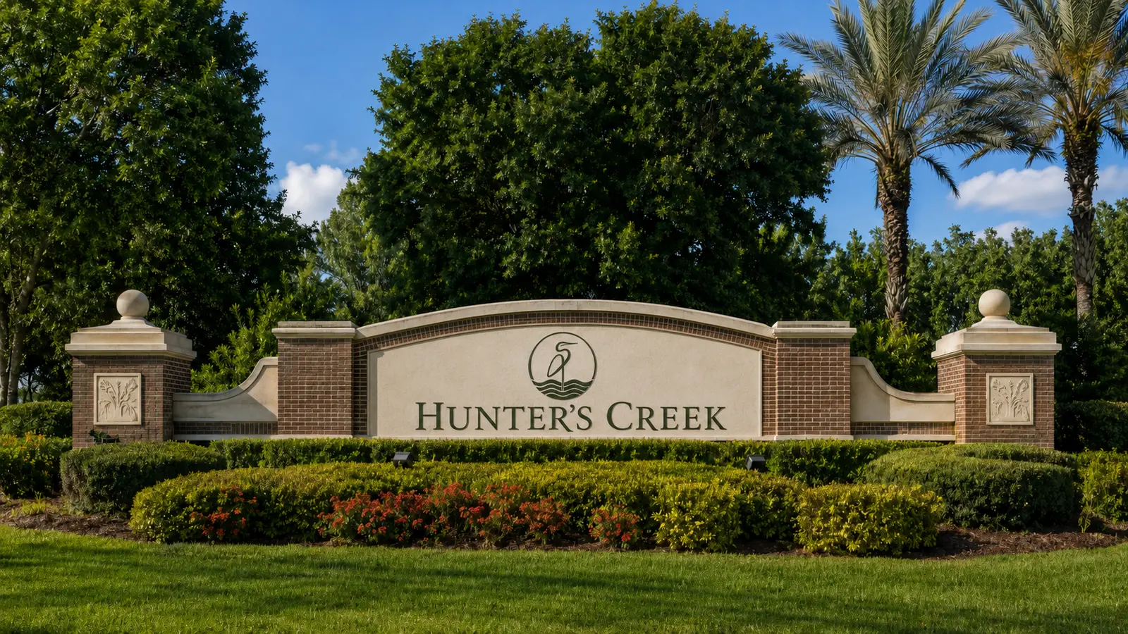 Hunter’s Creek entrance with egret emblem